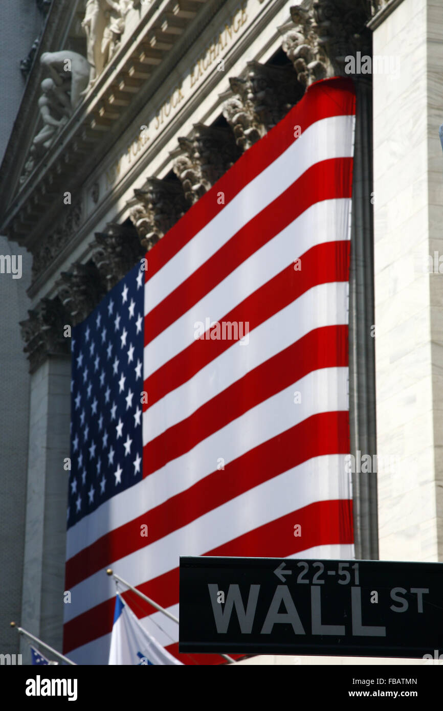 NY Börse an der Wall Street & US-Flagge, untere Manhattan NYC New York City USA Stockfoto