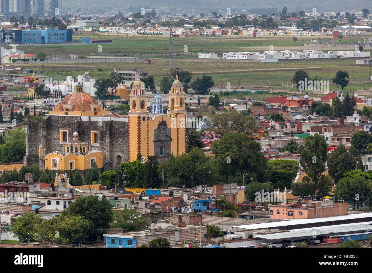 Parroquia de San Andrés Apostol, in Cholula, Mexiko. ist eine 17. Jahrhundert römisch-katholische Kirche. Stockfoto