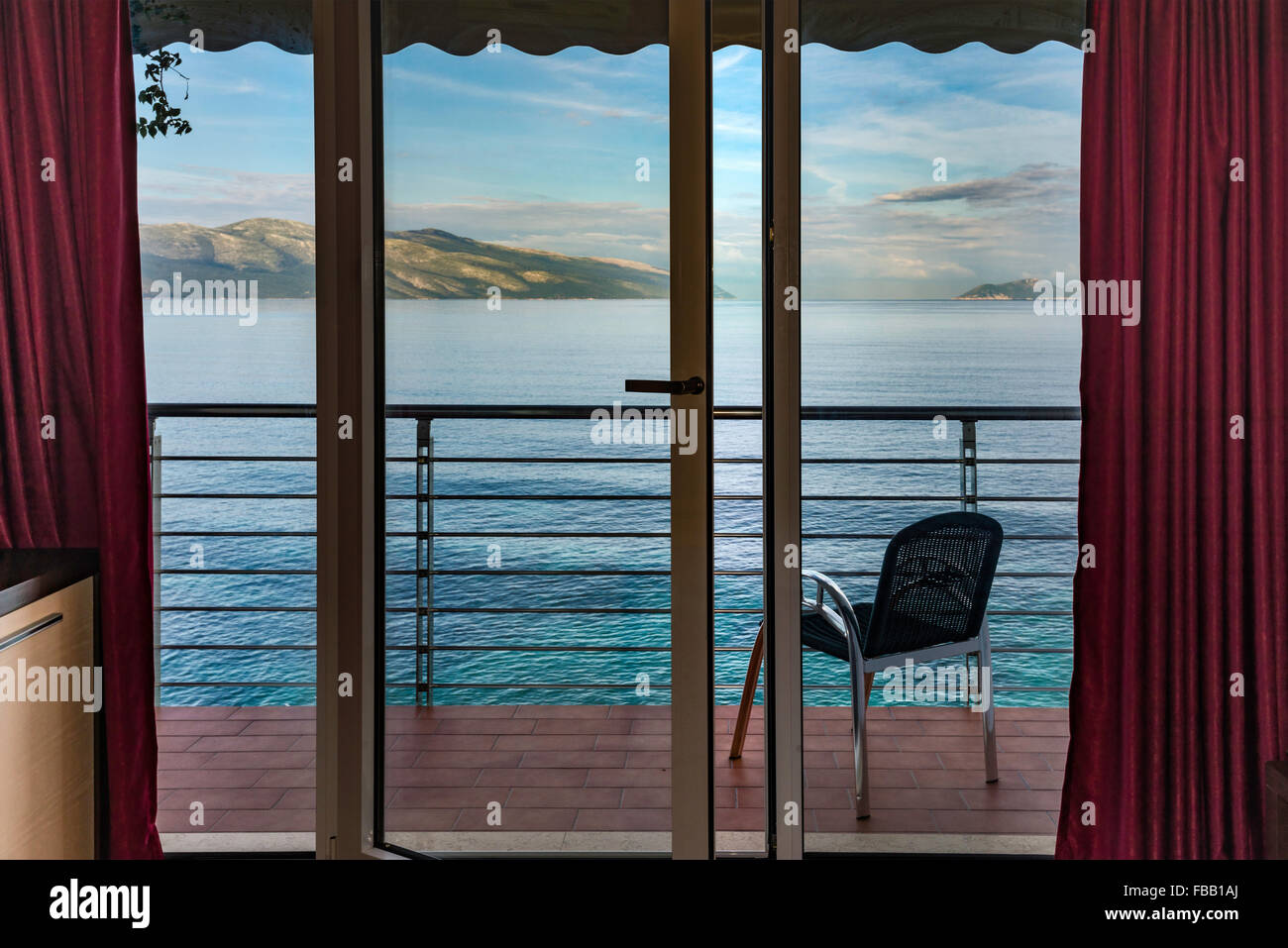 Blick auf die Bucht von Vlora aus Zimmer im Hotel Nimfa, Adria, in der Nähe von Vlora (Vlore), Albanien Stockfoto