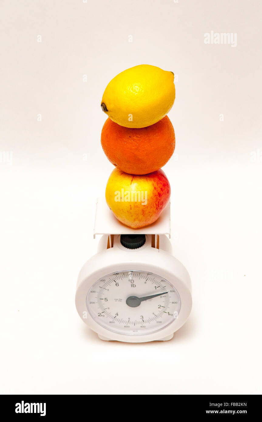 Konzept der ausgewogenen Ernährung und Gewichtsabnahme Stockfoto