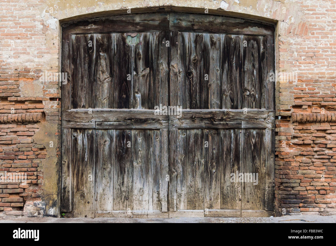 Alte große Holztür Stockfoto