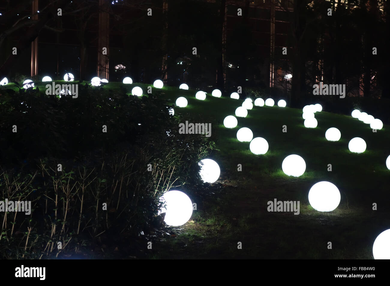 Globoscope von Collectif Münze ist auf dem Display der Öffentlichkeit bei den Winter Lights Festival 2016 in Canary Wharf. Stockfoto