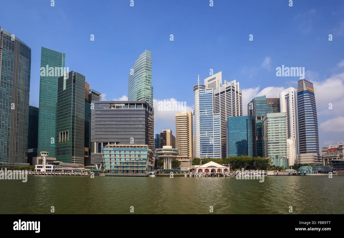 Skyline von Singapur an der Marina Bay Stockfoto