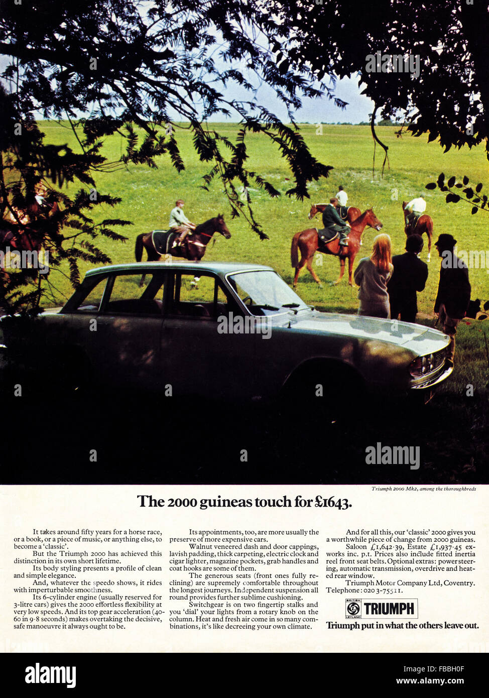 Original ganzseitige Farbe Vintage Anzeige aus der 1970er Jahre. Anzeige aus dem Jahr 1971 Werbung Triumph 2000 Autos. Stockfoto