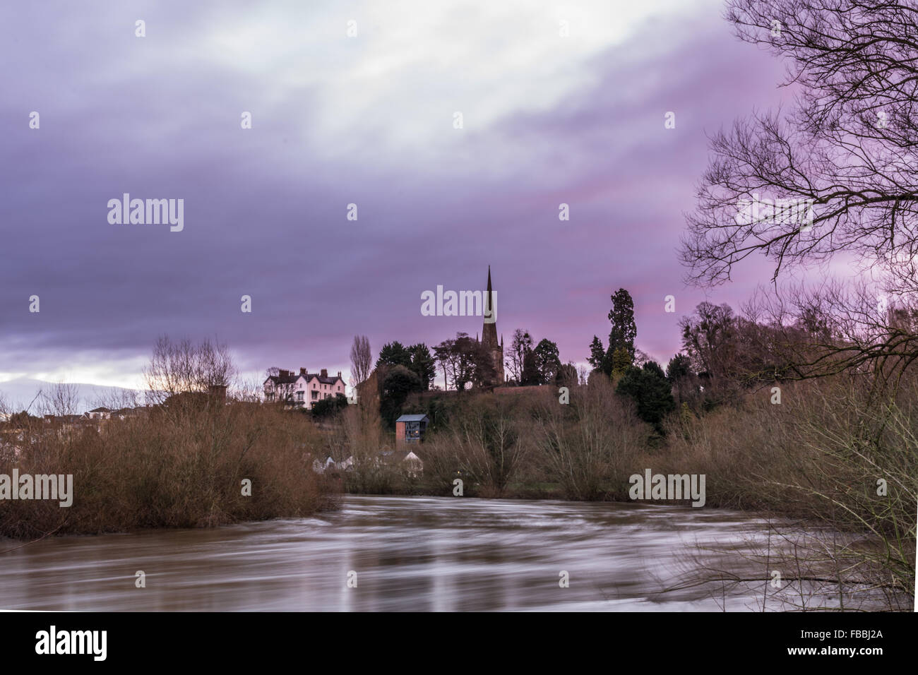 Ross am Wye, UK. 14. Januar 2016. Großbritannien Wetter. Sonnenaufgang im Ross on Wye. Bildnachweis: Simon Maycock/Alamy Live-Nachrichten Stockfoto