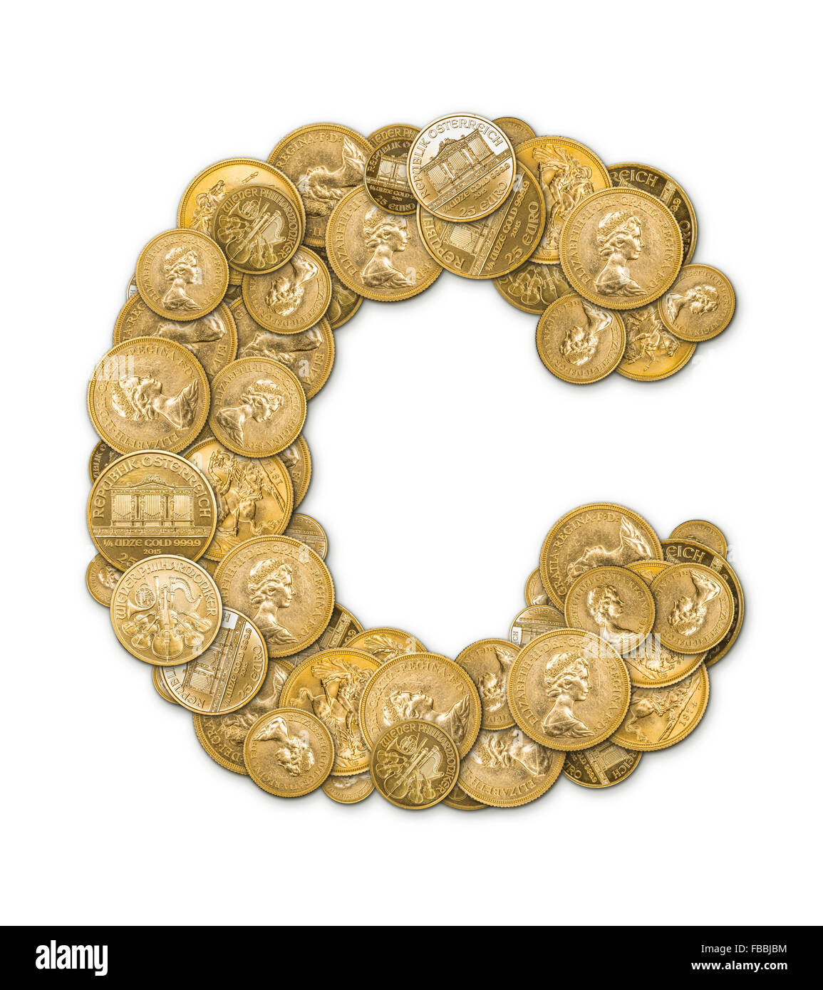 Buchstabe C hergestellt aus gold-Münzen Geld isoliert auf weißem Hintergrund Stockfoto