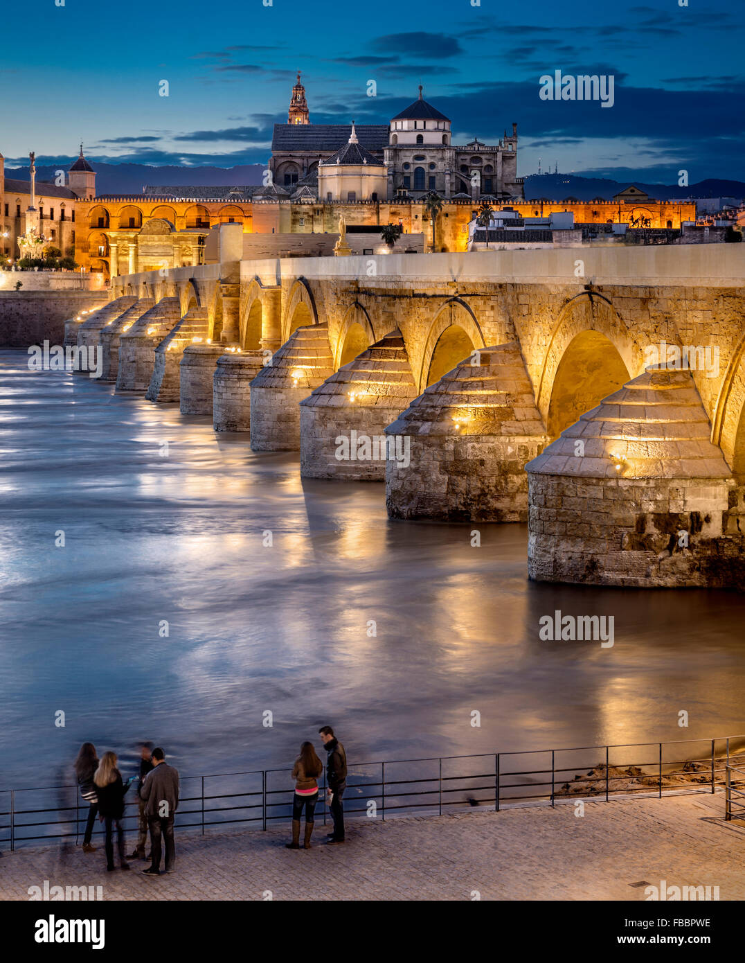 Römische Brücke, Córdoba, Andalusien, Spanien Stockfoto