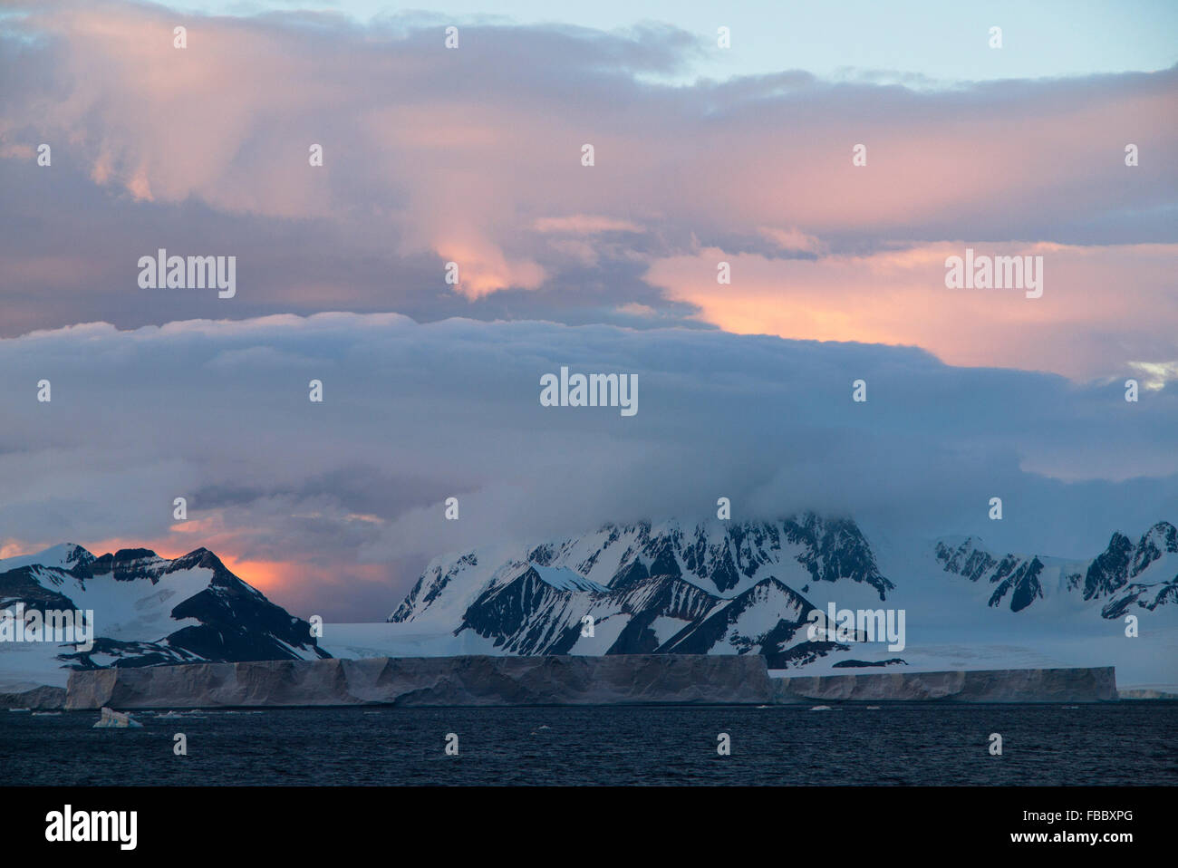 Antarktische Halbinsel Sonnenaufgang Stockfoto