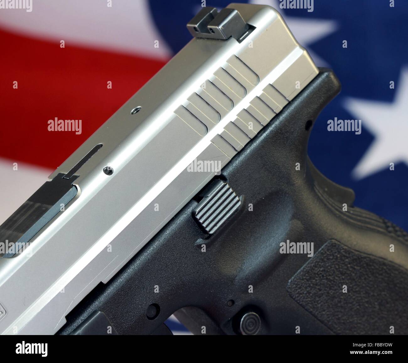 Pistole mit USA Flagge - The Right to Bear Arms Stockfoto