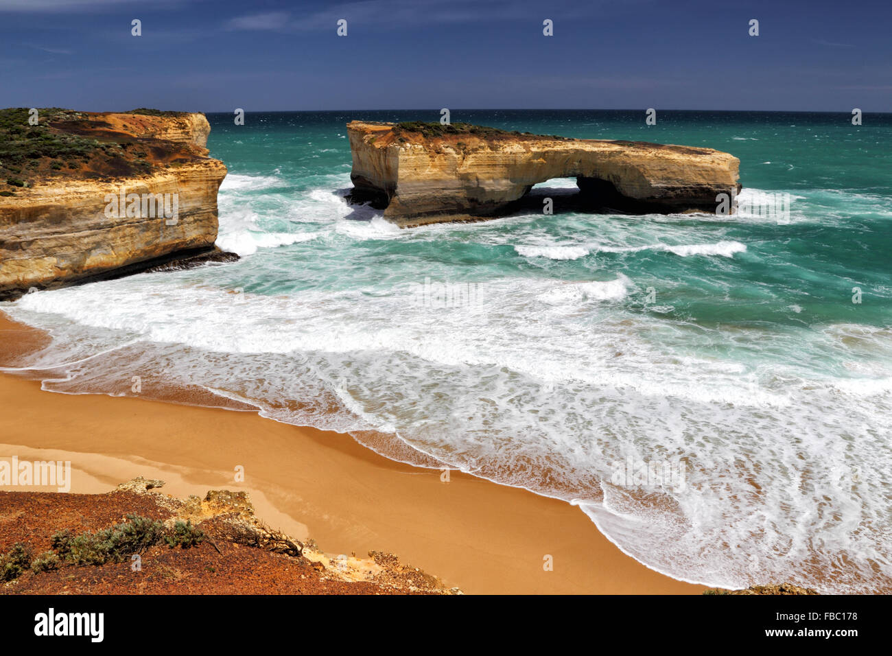 London Bridge, einer berühmten Felsbogen im Port Campbell National Park an der Great Ocean Road in Victoria, Australien. Stockfoto