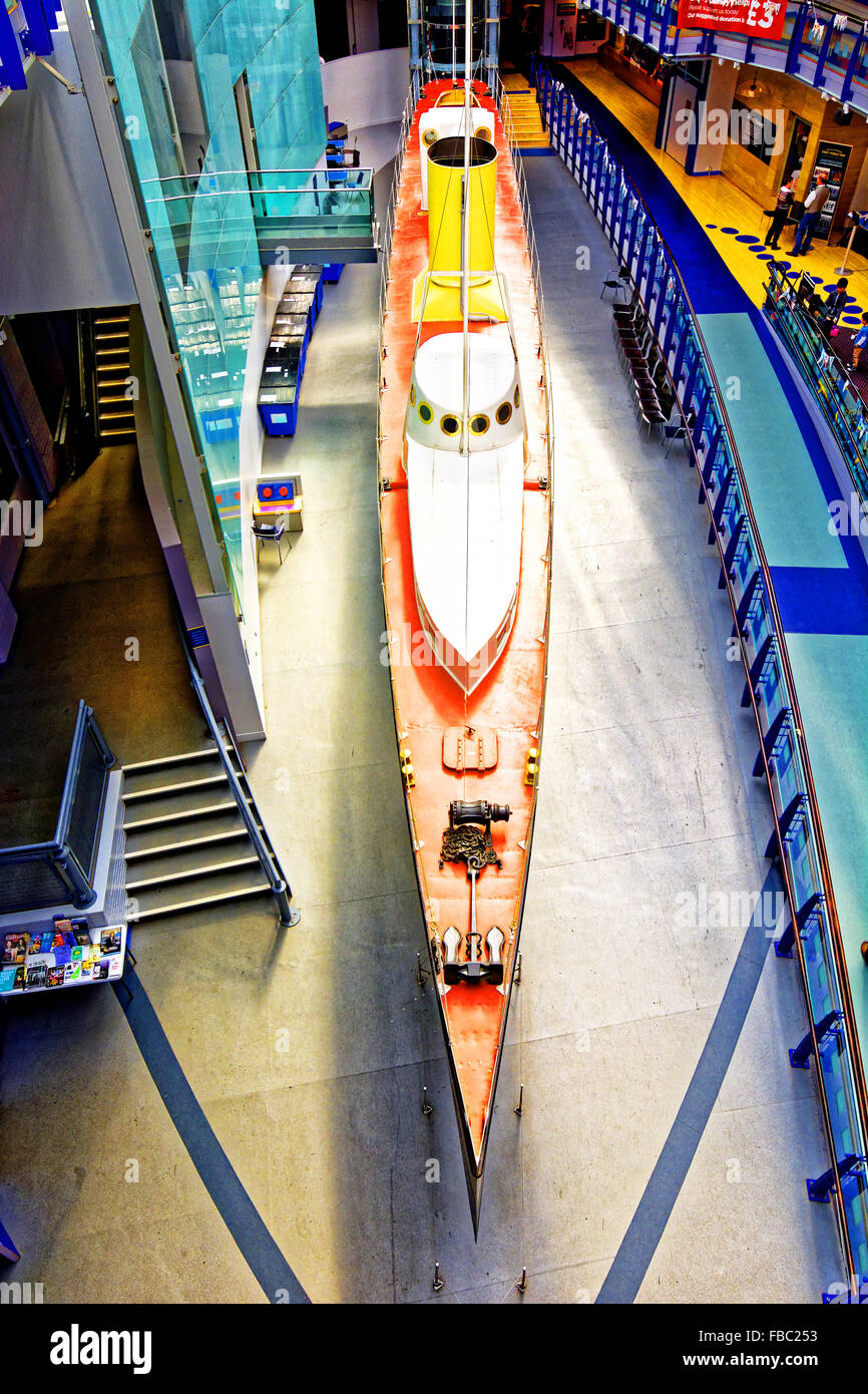 Slimline Turbinia Dampfturbine Schiff in Newcastle Discovery Museum Stockfoto