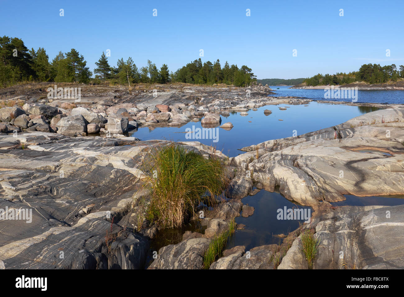 Ladoga-See, Schären, Wasser, Tiere, Felsen, nordischen Landschaft, Reflexion, Steinen, Stockfoto