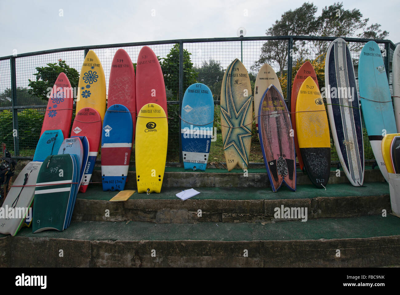 Die Surfszene in Big-Wave-Beach in Shek O, Hong Kong Stockfoto