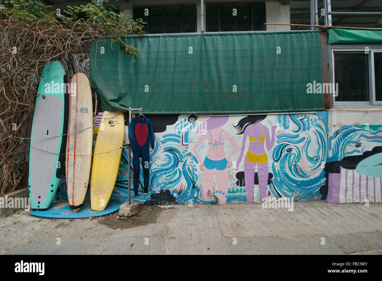 Die Surfszene in Big-Wave-Beach in Shek O, Hong Kong Stockfoto