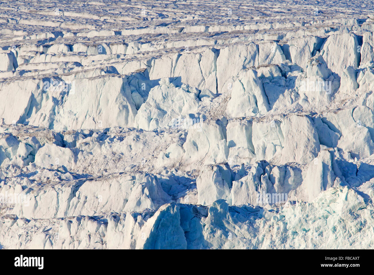 Gletscherspalten auf Lilliehöökbreen-Gletscher am Lilliehöökfjorden Fjord Zweig der Krossfjorden, Albert ich Land, Spitzbergen, Svalbard Stockfoto