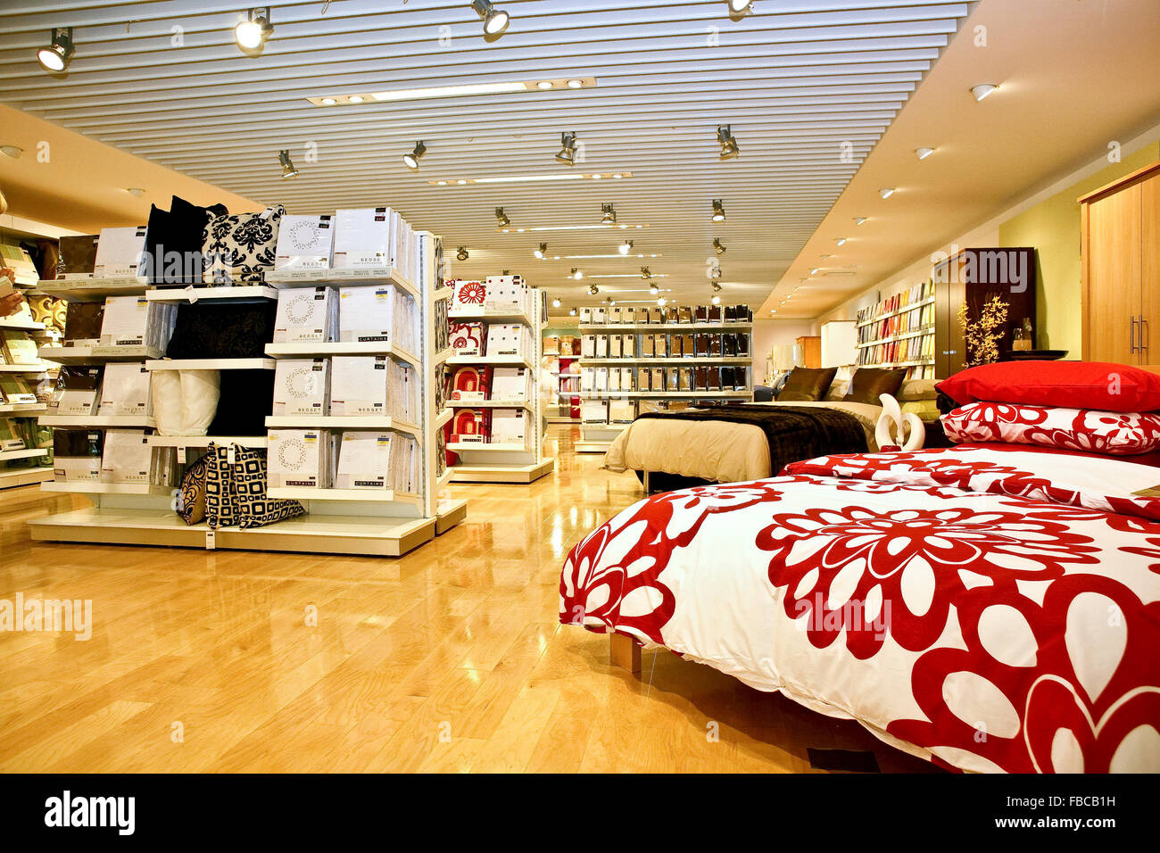 Innenraum eines Next Home Stores in London, UK Stockfoto