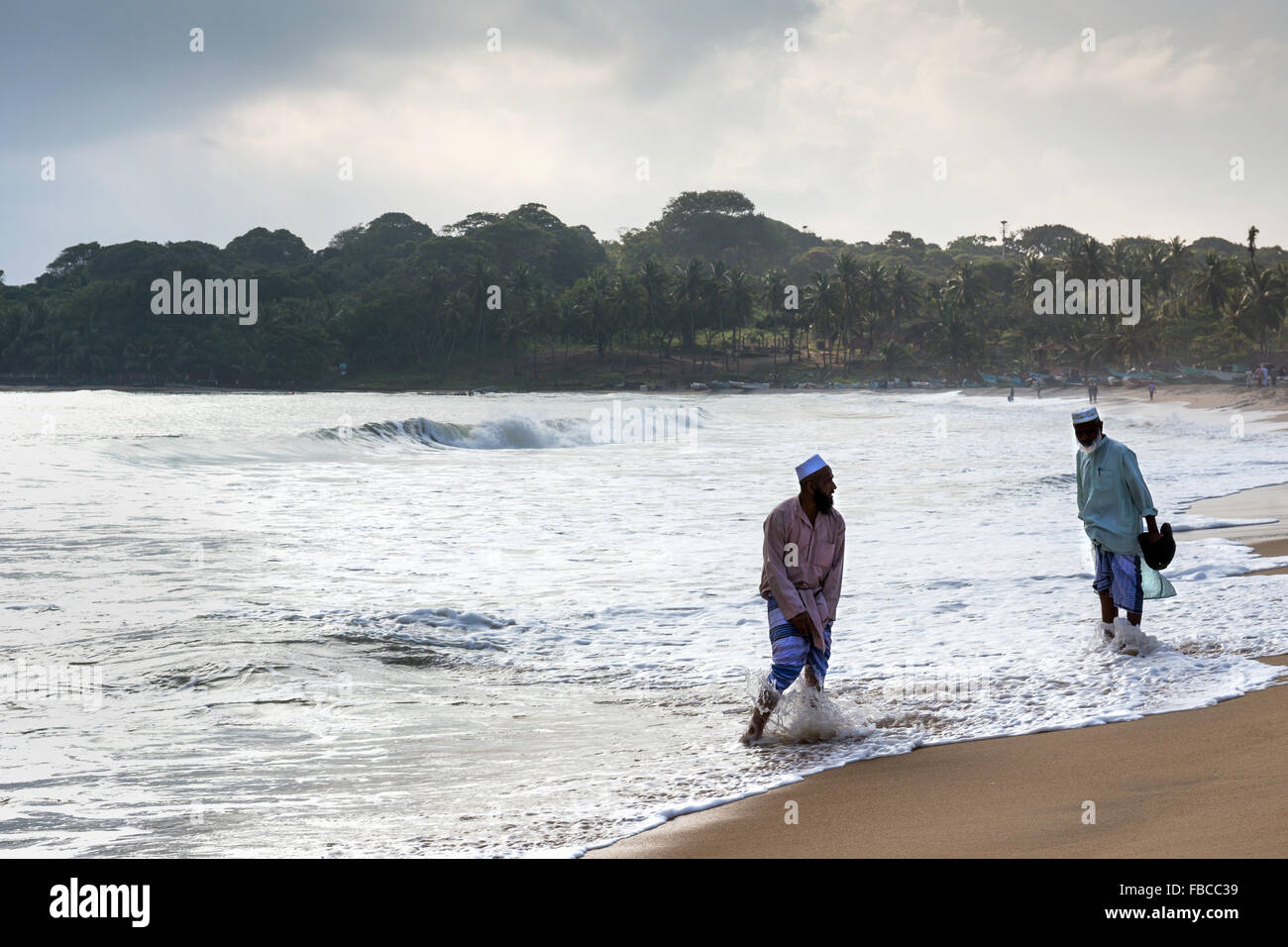 Menschen vor Ort (Muslim) Arugam Strandhotel, Ampara Distrikt, östlichen Provincie, Sri Lanka Stockfoto