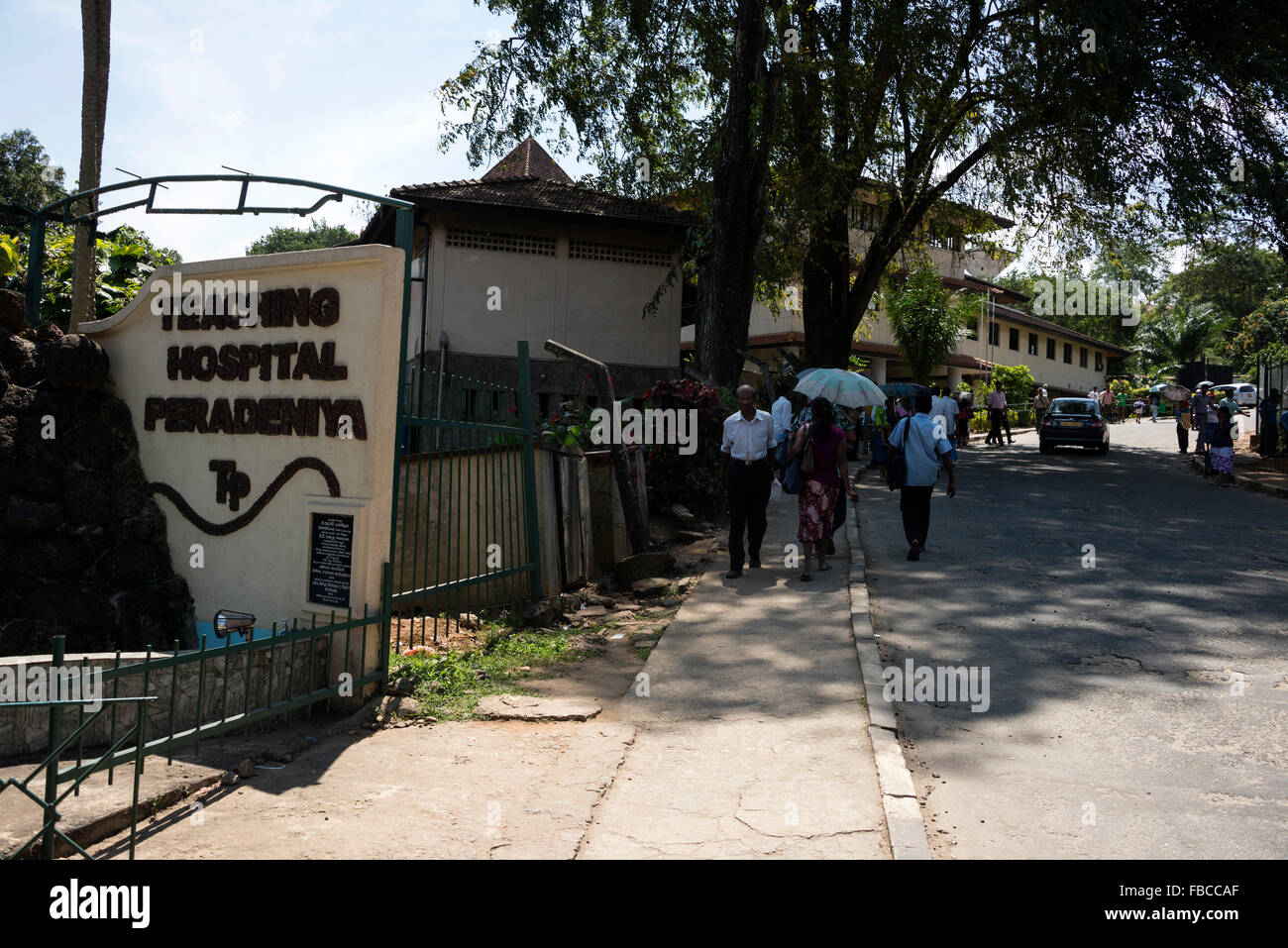 Haupteingang zum Lehrkrankenhaus Peradeniya in Kandy, Sri Lanka Stockfoto