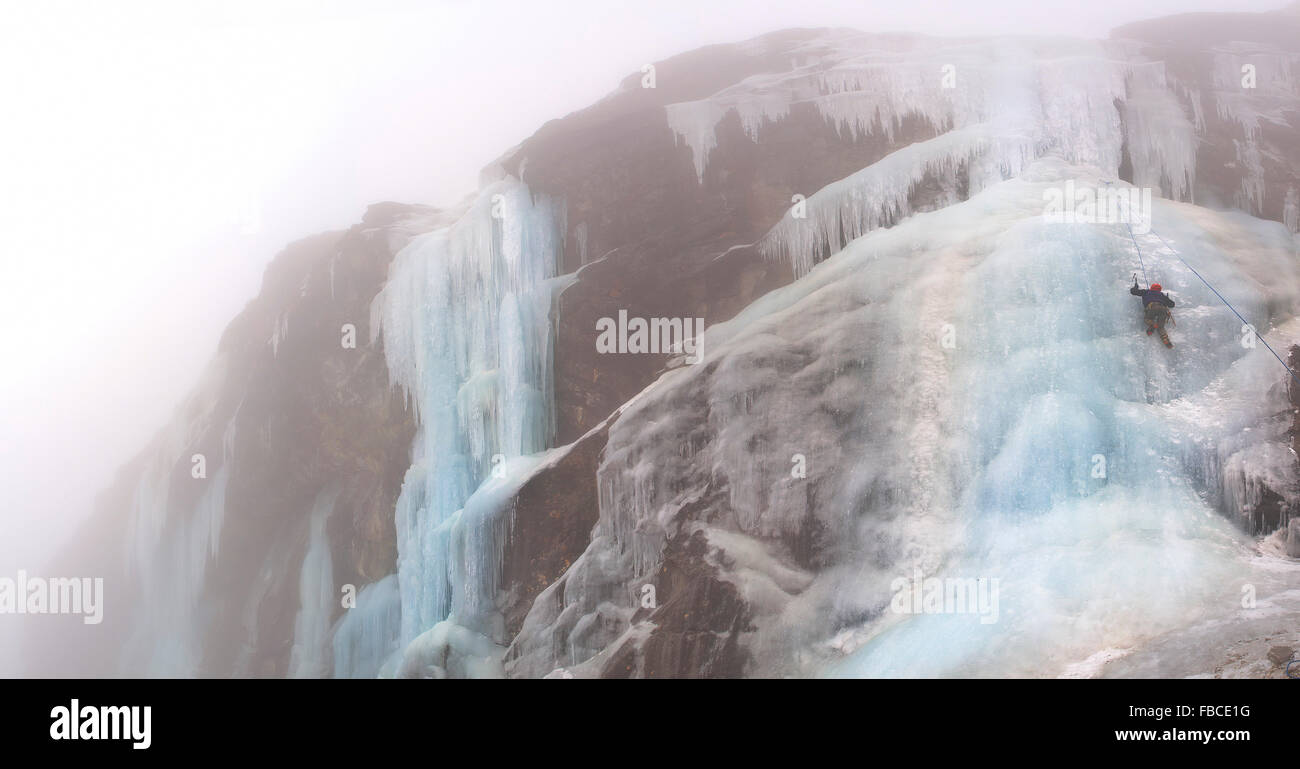 Wasserfall-Eisklettern, Khumbu-Tal-Nepal Stockfoto