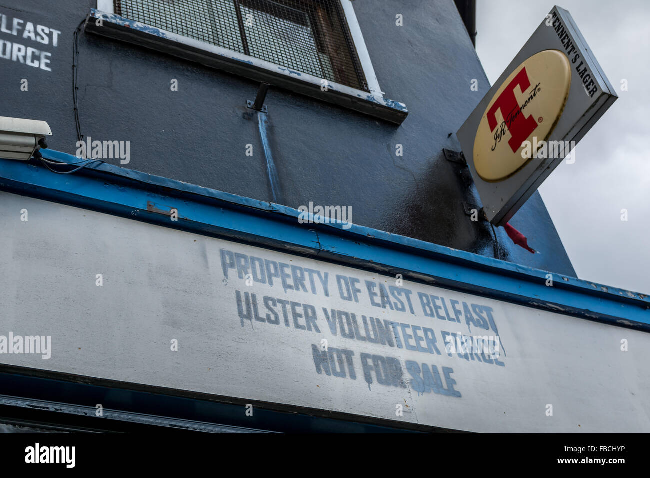 Eigenschaft des East Belfast Ulster Volunteer Force auf einer Gastwirtschaft East Belfast. Stockfoto