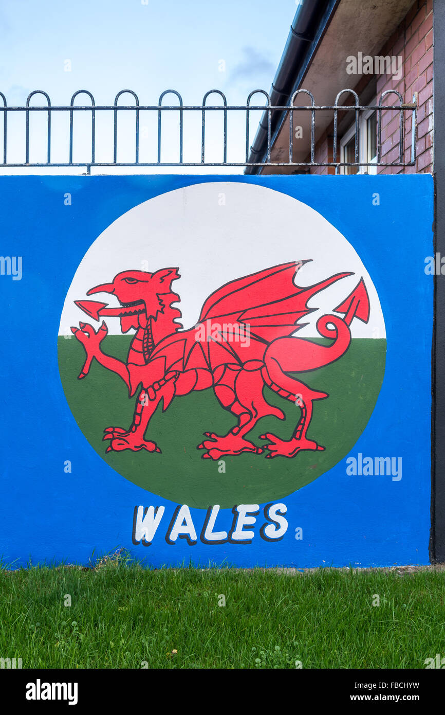 Welsh Dragon Emblem Loyalist Wandbild in East Belfast. Stockfoto