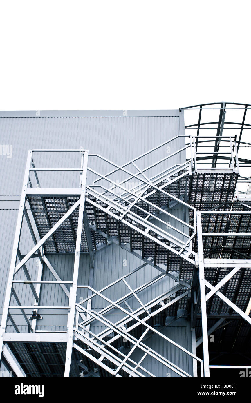 Metall-Treppe, auf der Außenseite eines modernen Gebäudes Stockfoto