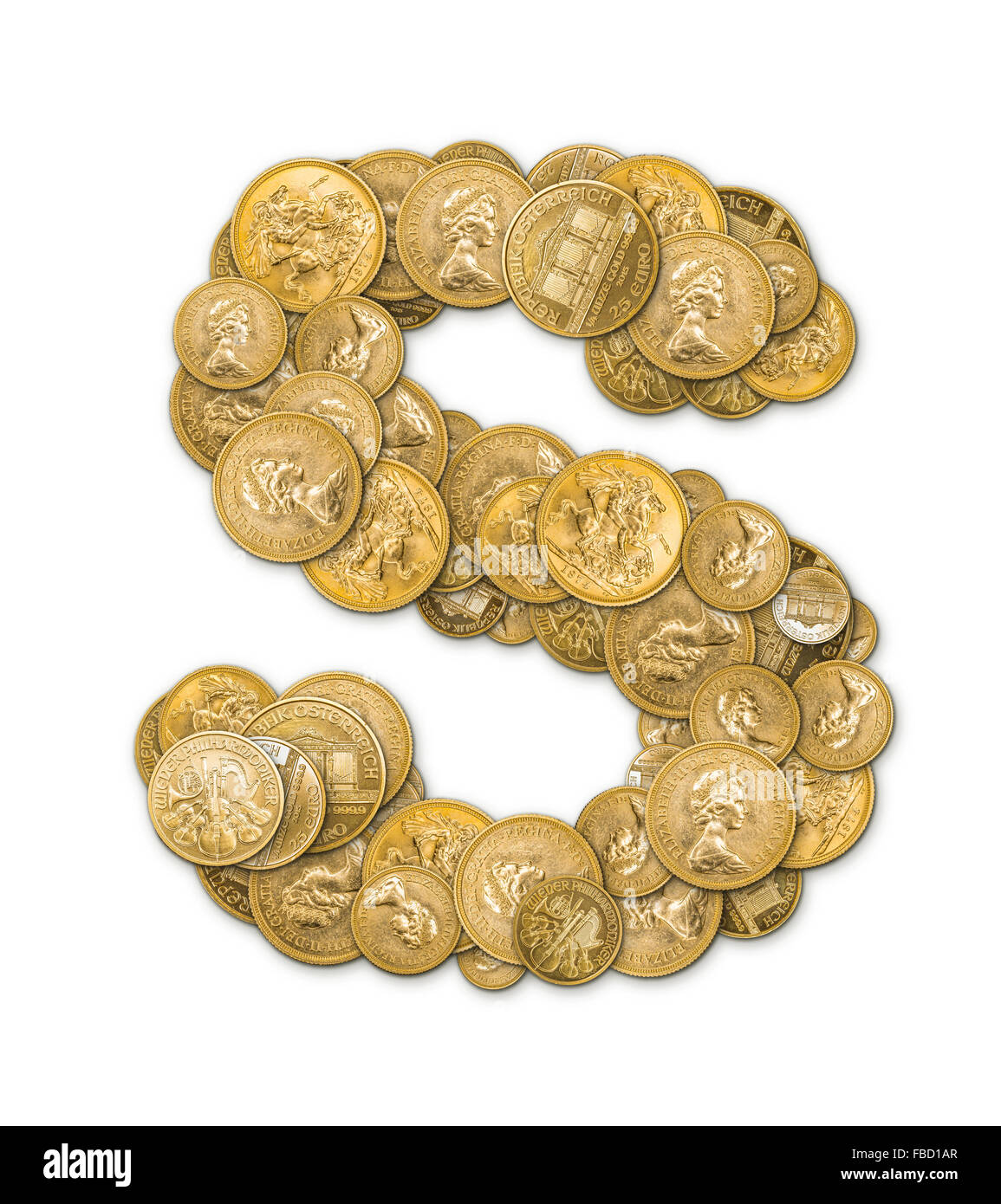 Buchstaben S hergestellt aus gold-Münzen Geld isoliert auf weißem Hintergrund Stockfoto