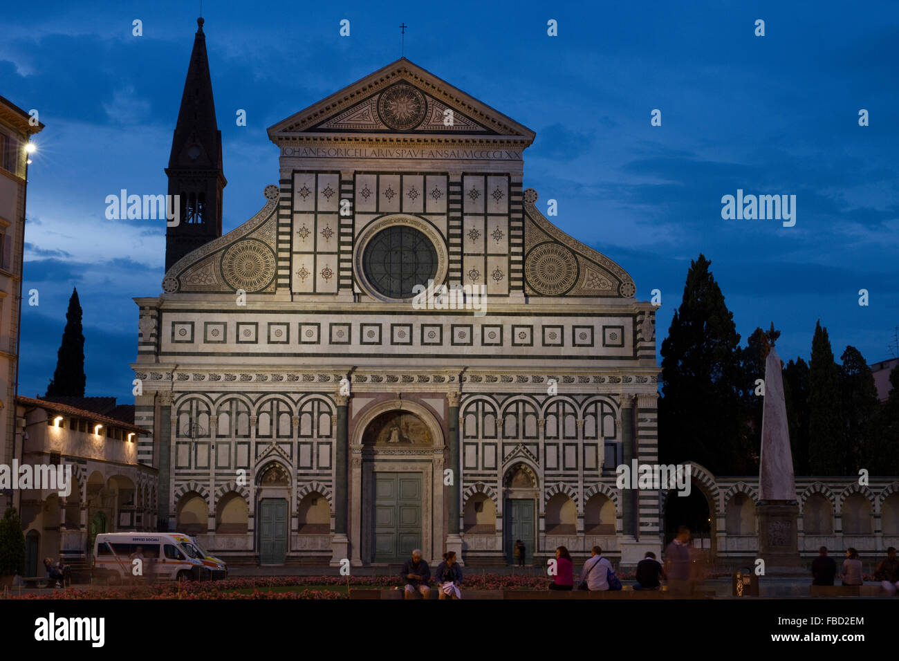 Die Fassade von Santa Maria Novella, von Leon Battista Alberti 1470 abgeschlossen. Stockfoto