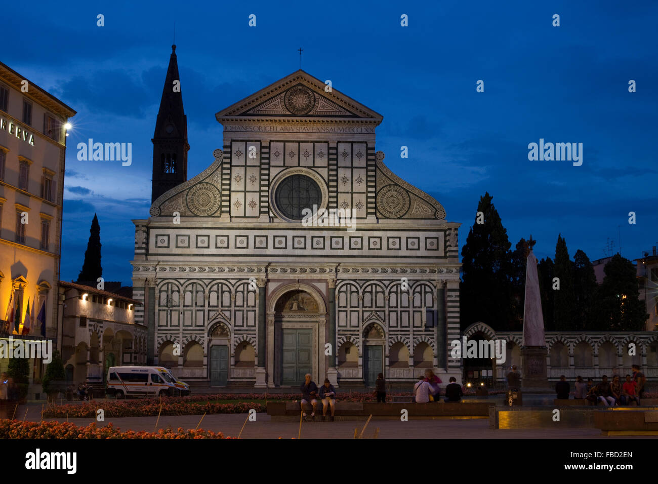 Die Fassade von Santa Maria Novella, von Leon Battista Alberti 1470 abgeschlossen. Stockfoto