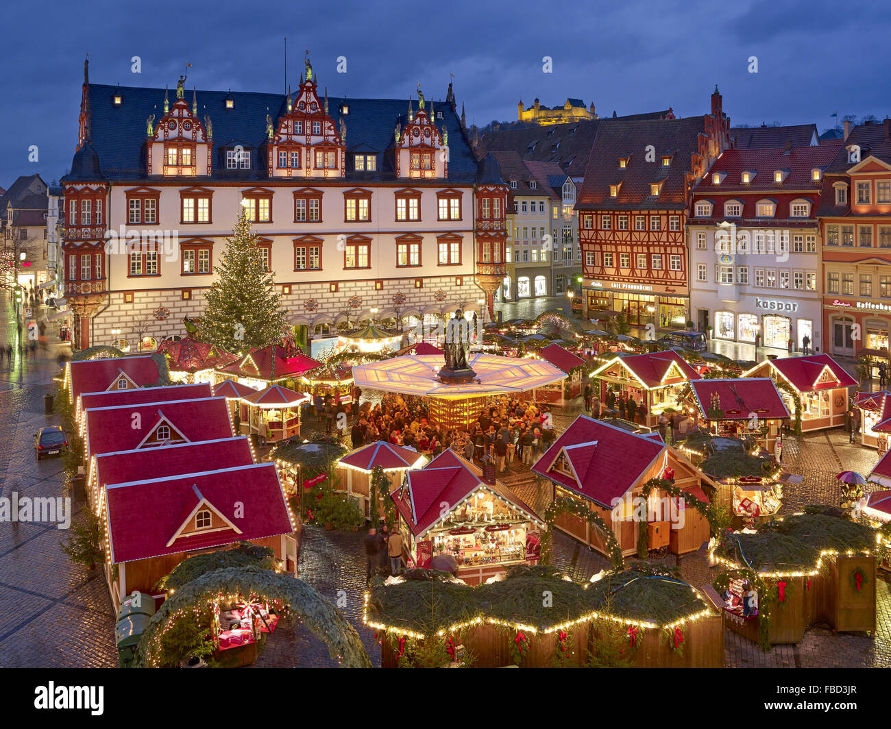Weihnachtsmarkt mit Stadthaus in Coburg, Bayern, Deutschland