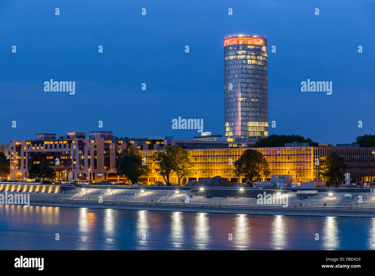 Rheinpromenade, LVR-Turm, Köln Stockfoto