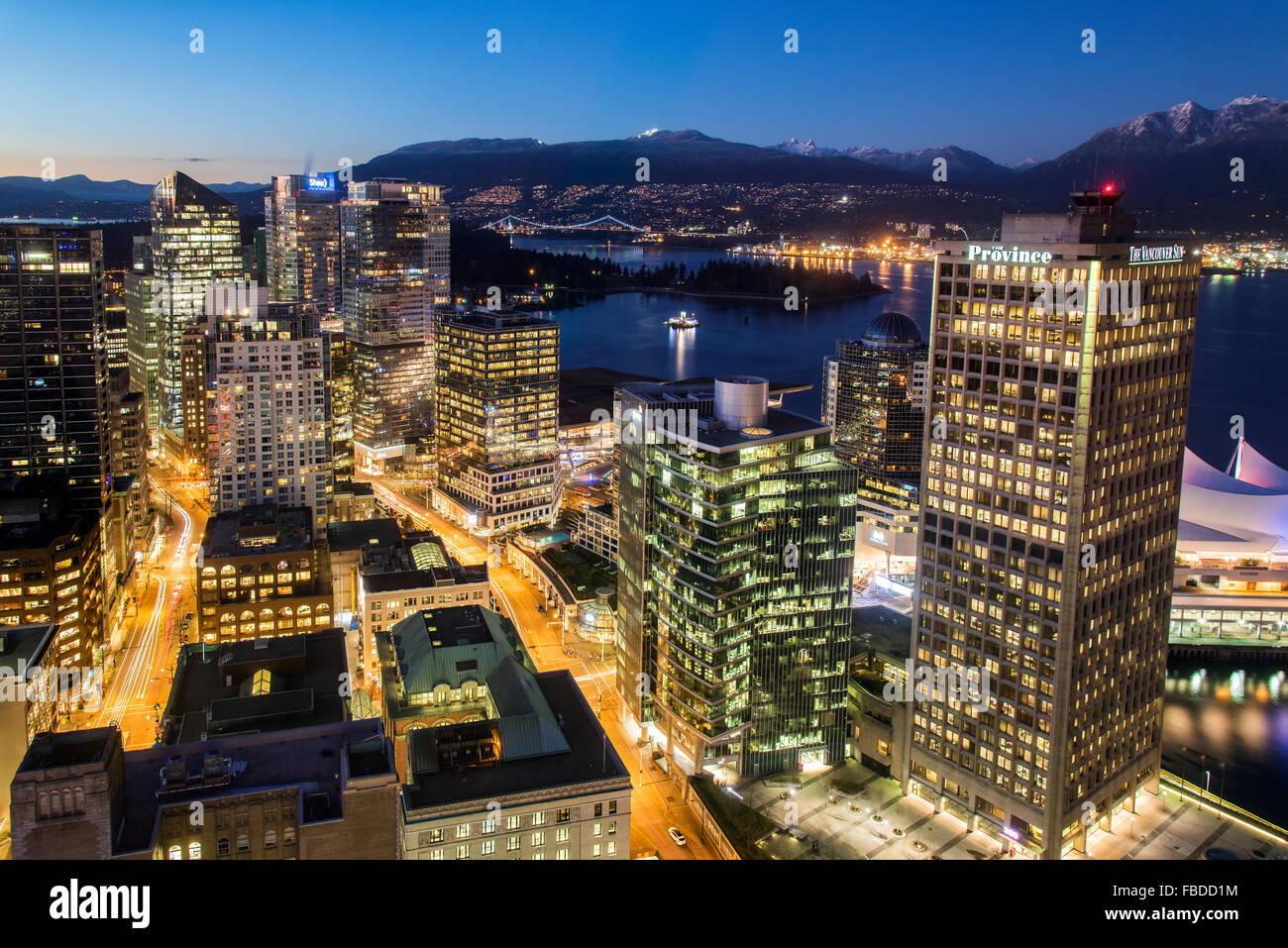 Die Skyline der Innenstadt in der Abenddämmerung, Vancouver, Britisch-Kolumbien, Kanada Stockfoto