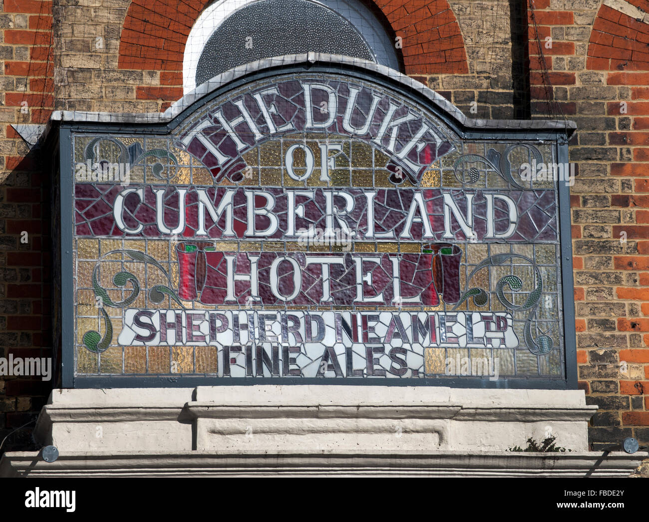 Eingang des Herzogs von Cumberland Hotel, High Street, Whitstable, Kent, England, UK. Stockfoto