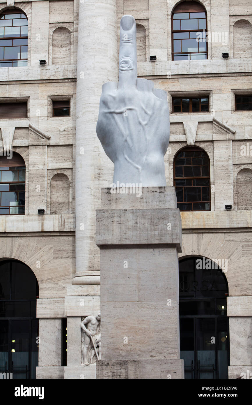 Skulptur von Maurizio Cattelan, Piazza Affari, Affari quadratisch, Milan Stockfoto