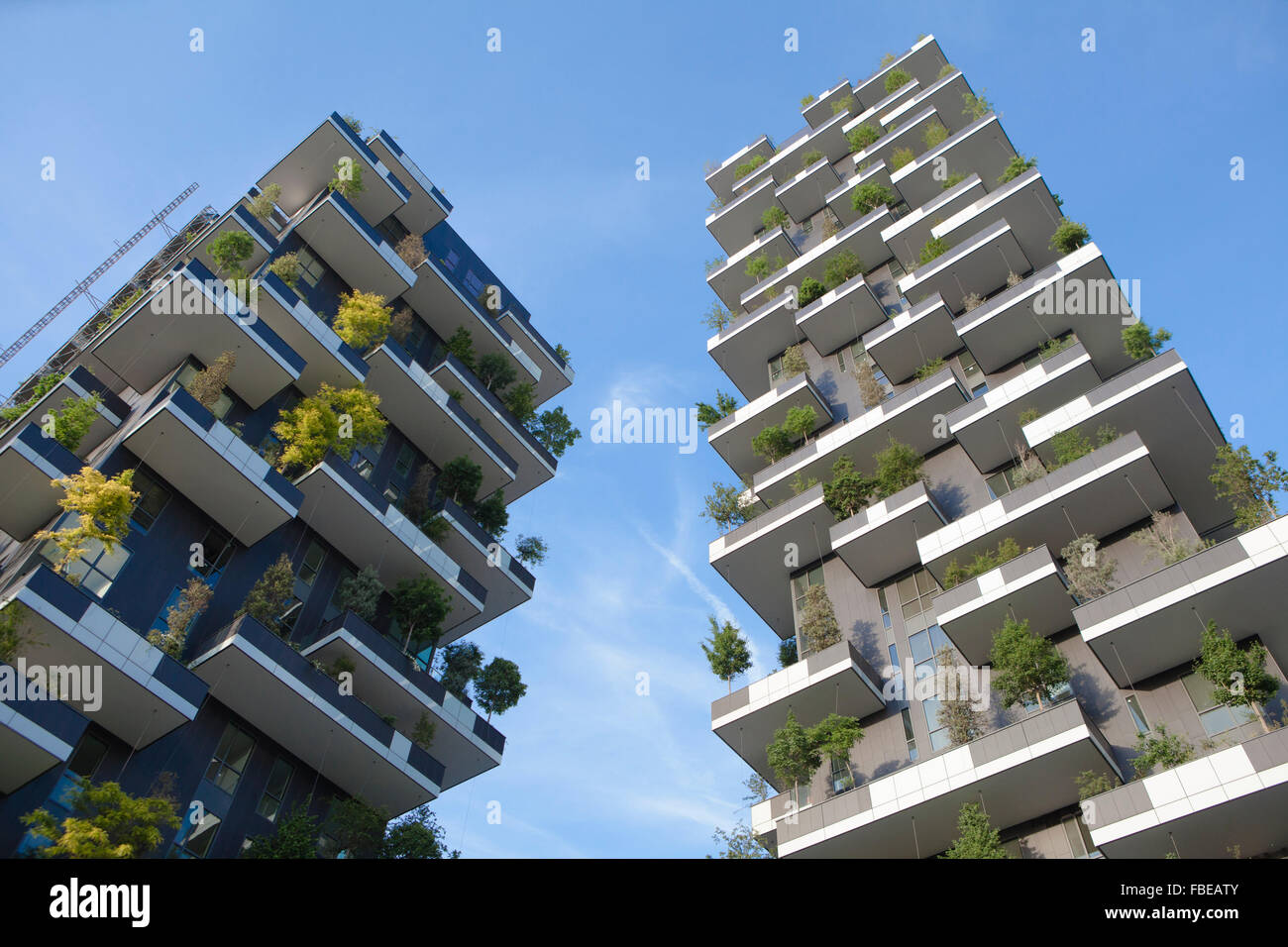 Bosco Verticale, Wohntürme von 111 Metern und 78 Meter entworfen von Boeri Studio, Porta Nuova-Projekt, Business-center Stockfoto