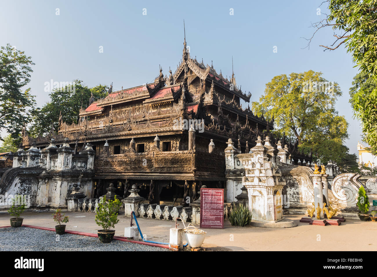 Shwenandaw Kyaung Tempel oder Golden Palace Kloster in Mandalay, Myanmar Stockfoto