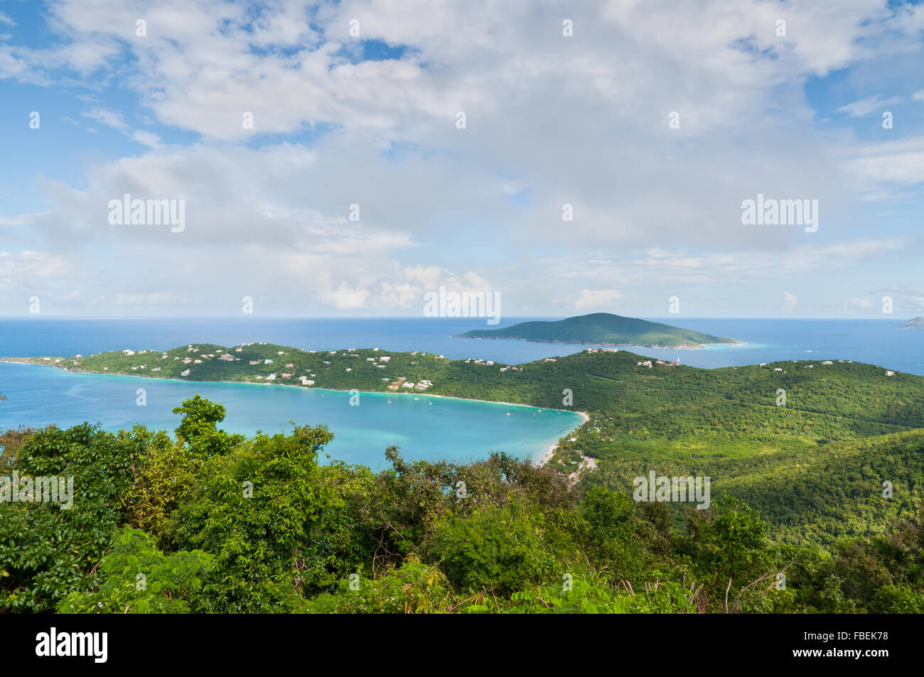 Die schöne Insel Magens Bay auf der uns Virgin Island of Saint Thomas vom Berg aus gesehen. Stockfoto