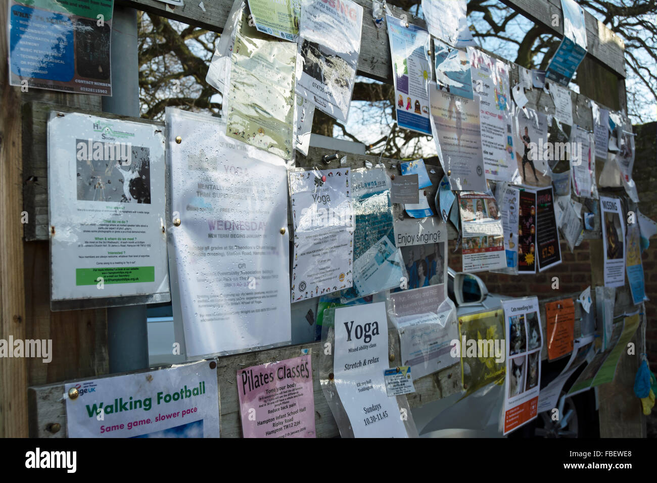 Community Pinnwand in Hampton Hill, Middlesex, england Stockfoto