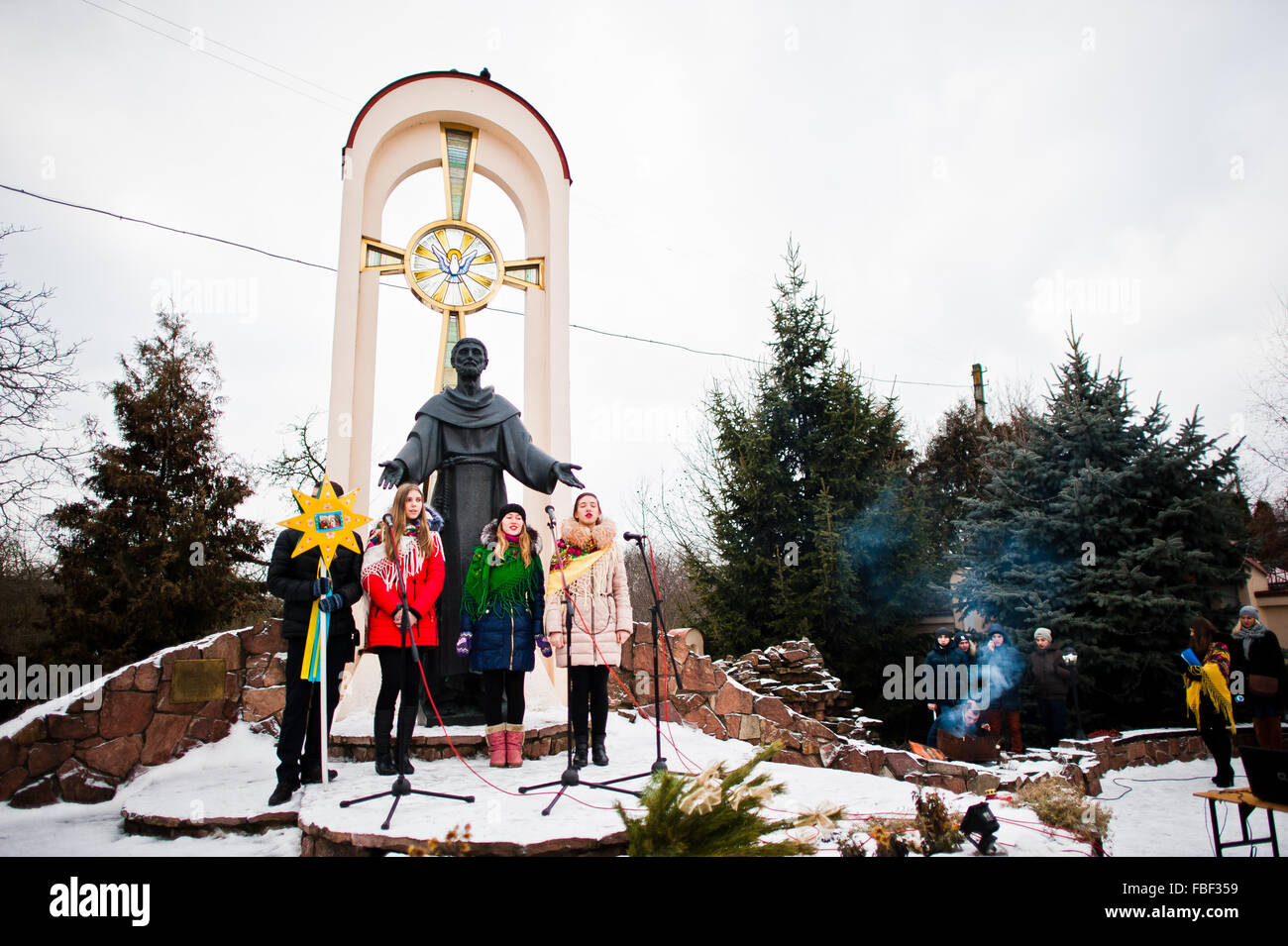 Ukraine. Lemberg - 14. Januar 2016: Weihnachten Krippe Szene Parade der Kinder am Wintertag. Stockfoto