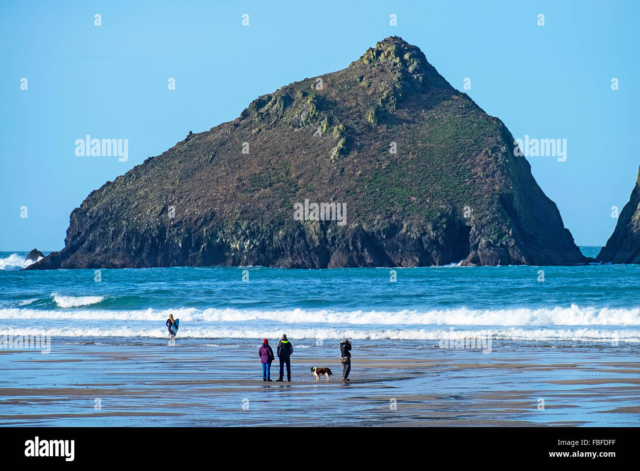 Carters Felsen vor der Küste in Holywell Bay in Cornwall, Großbritannien Stockfoto