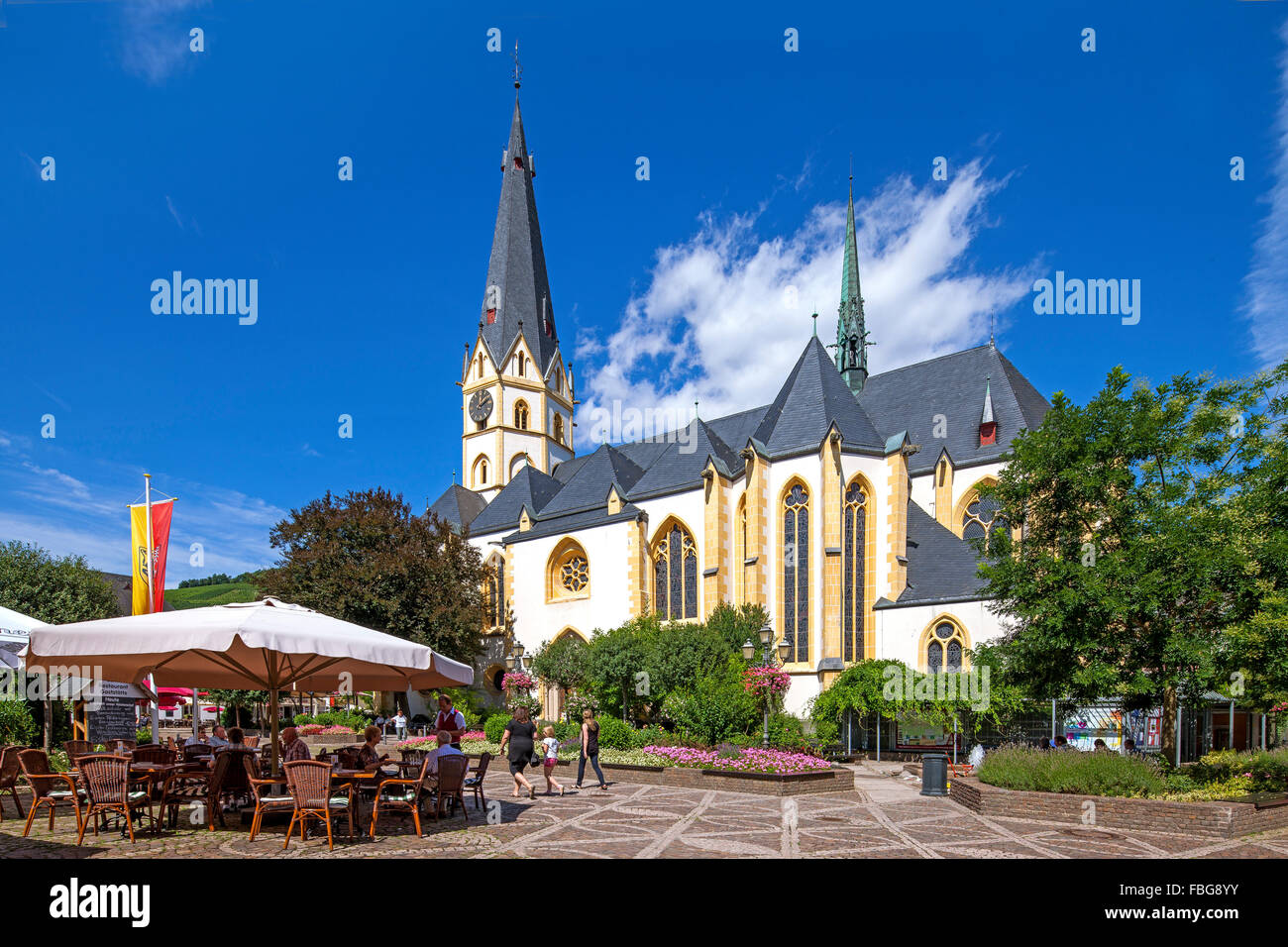 Europa, Deutschland, Ahrtal, Ahrweiler, Altstadt, Marktplatz, St.-Laurentius-Kirche Stockfoto