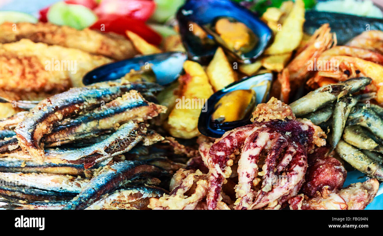 Fried mediterranen Fischspezialitäten Stockfoto