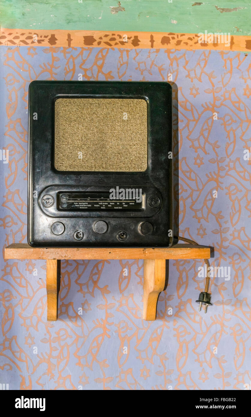historische Radioempfänger der so genannten  volksempfaenger , Freilichtmuseum, Wackershofen, Schwäbisch Hall, Baden-Württemberg Stockfoto