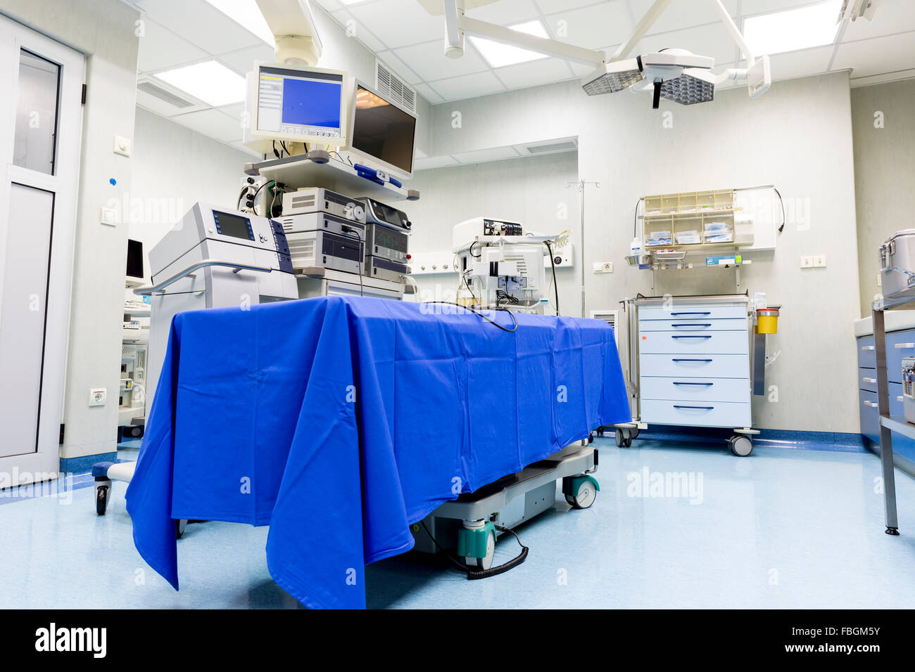 Neue OP-Saal in ein modernes Krankenhaus. Stockfoto