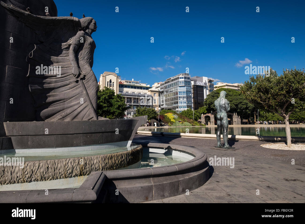 Statue für die gefallenen Soldaten des spanischen Militärs in der Plaza de Espana, Santa Cruz, Teneriffa, Kanarische Inseln, Spanien. Stockfoto