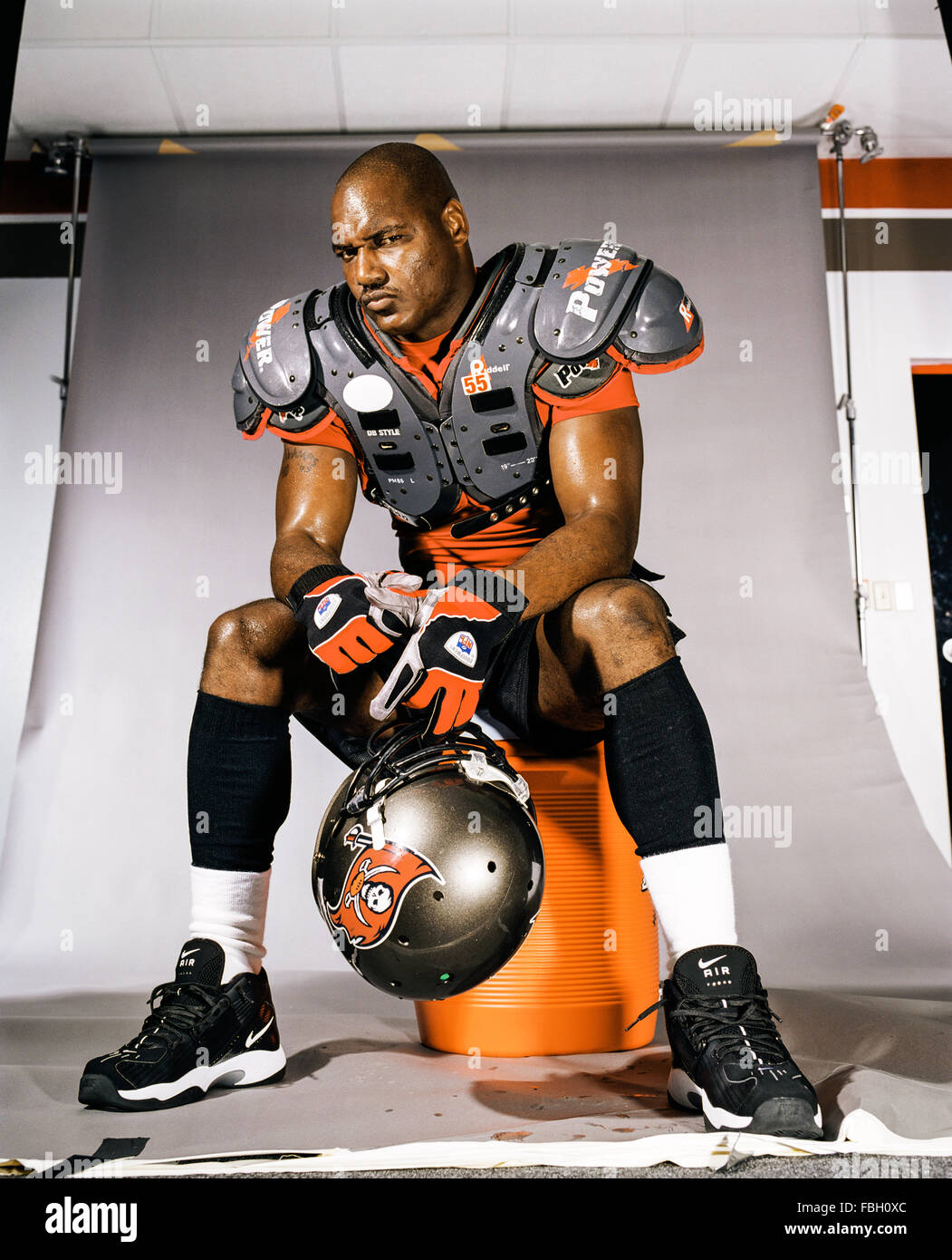 ORLANDO, FL-29 AUGUST: Profi-Fußball Spieler Derrick Brooks in Orlando, Florida am 29. August 2003. Stockfoto