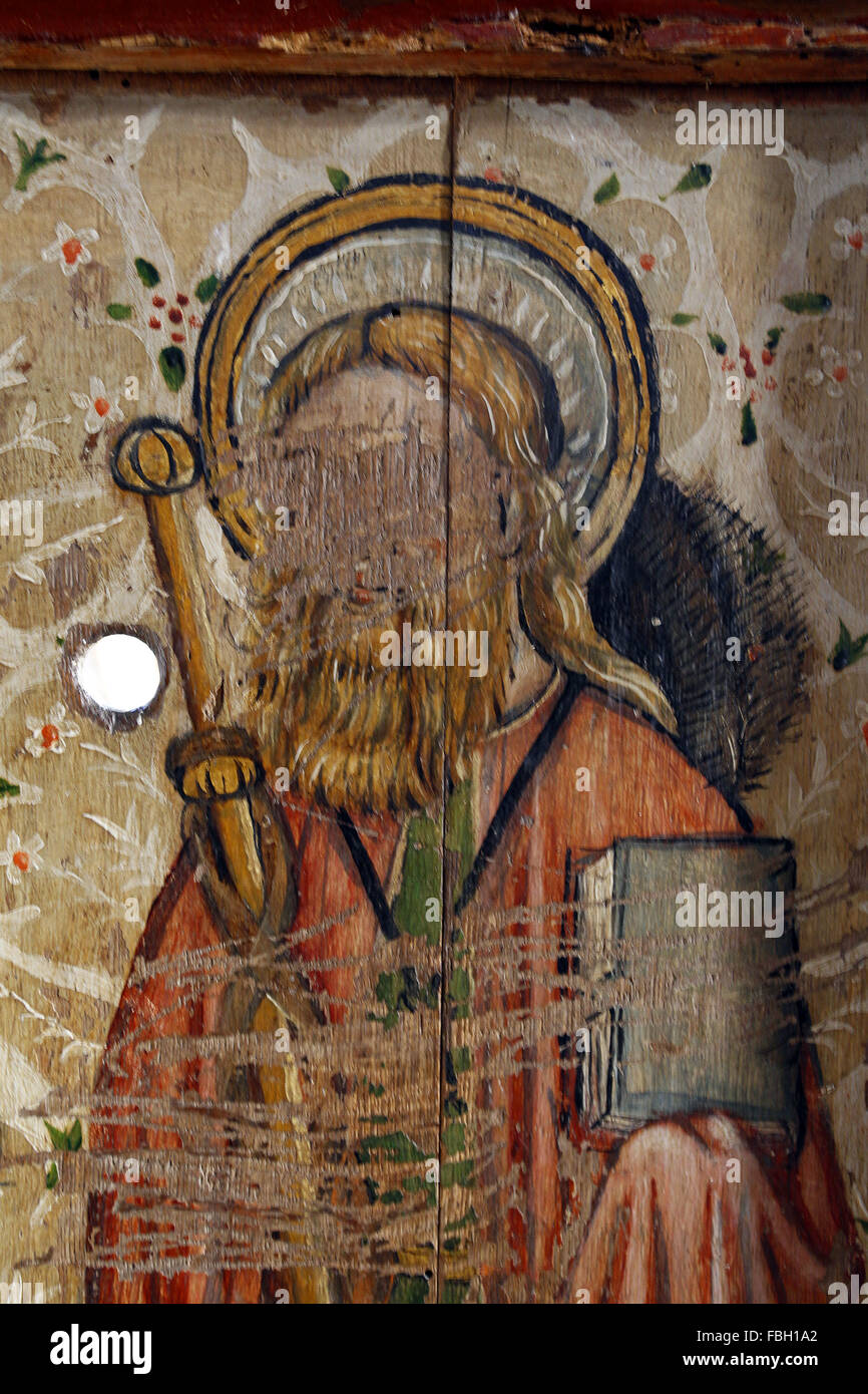 Gemalter Heiliger auf dem Rood-Bildschirm, der von Ikonoklasten verunreinigt wurde, Heiliger Jakobus der große, die St. Michael's Church, Irstead, Norfolk Stockfoto