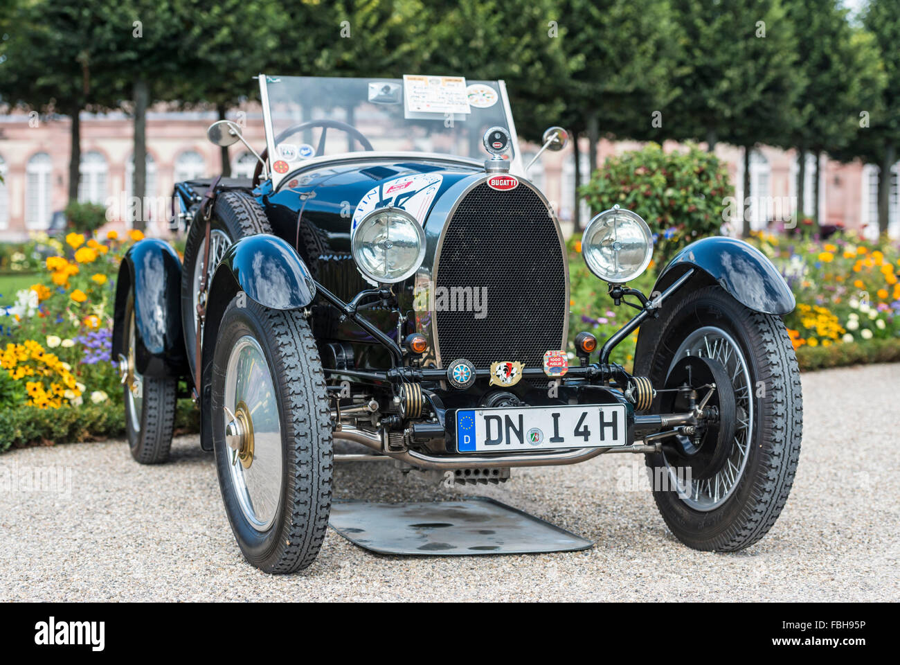 Schwetzingen, Baden-Württemberg, Deutschland, Bugatti Typ 40 Baujahr 1926 bei der Classic Gala Concours d'Elégance im barocken Schlosspark Stockfoto