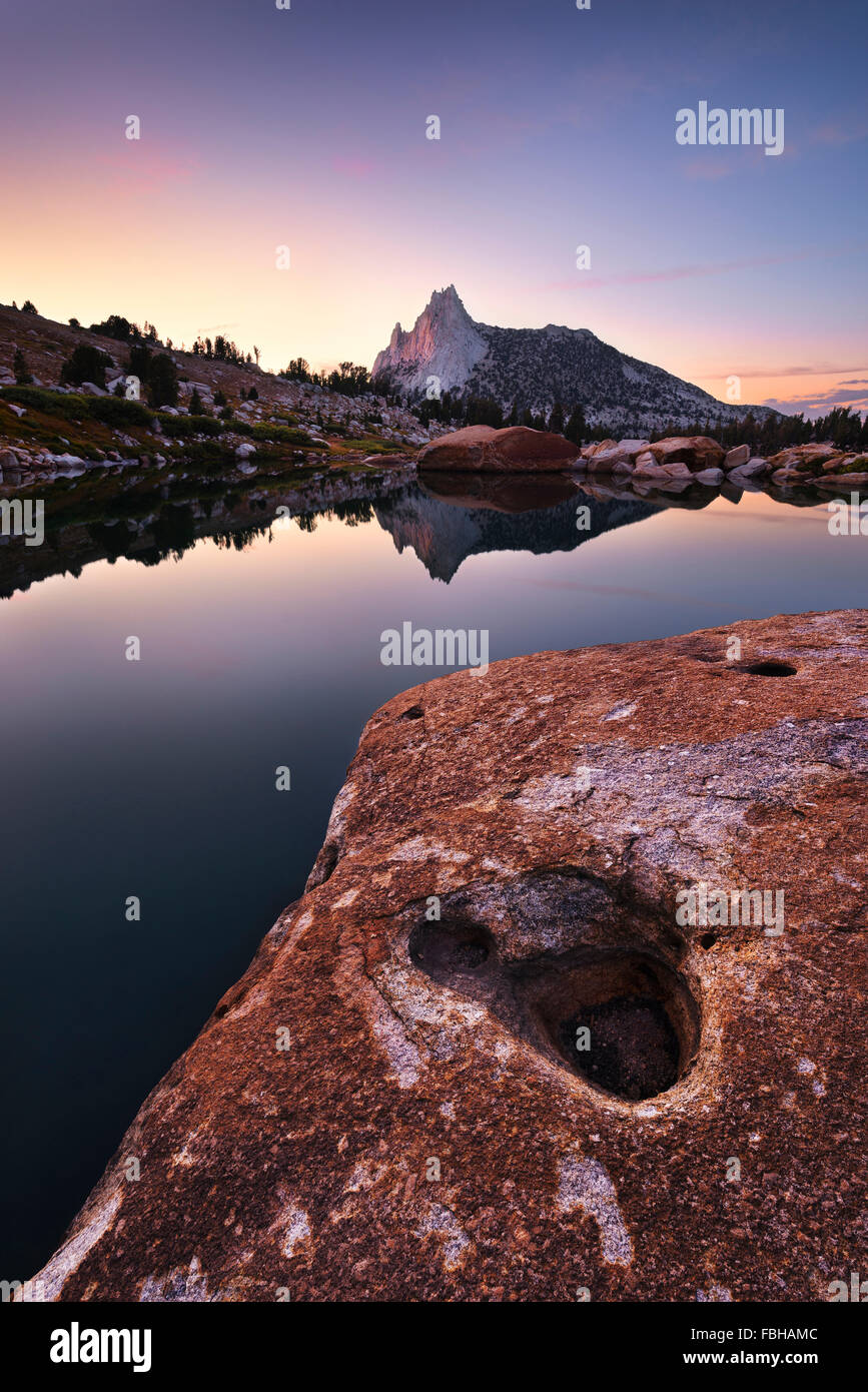 USA, Amerika, Kalifornien, Berge, Yosemite, Budd Lake, Cathedral Peak, Gipfel, Felsen, See, Wasser, Farbe, Stimmung, Landschaft, Stockfoto