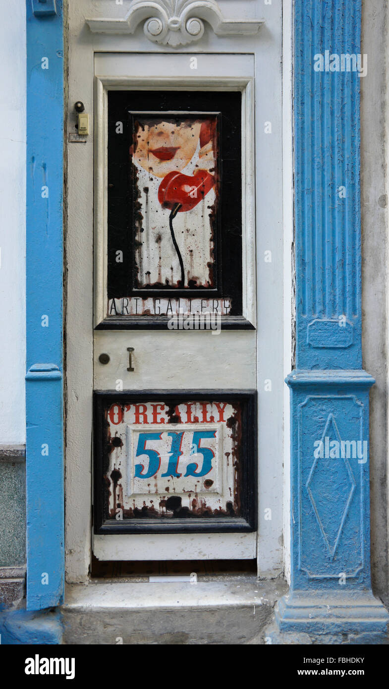 Tür der Kunstgalerie auf O'Reilly Straße, Habana Vieja (Altstadt), Kuba Stockfoto